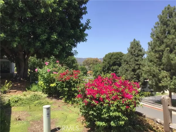 Laguna Woods, CA 92637,3200 Via Buena Vista #C