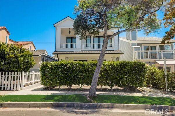 Corona Del Mar, CA 92625,512 Jasmine Avenue