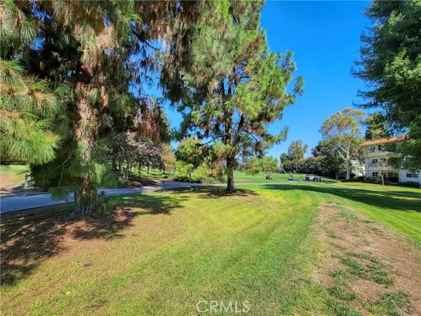 Laguna Woods, CA 92637,2392 Via Mariposa #2C