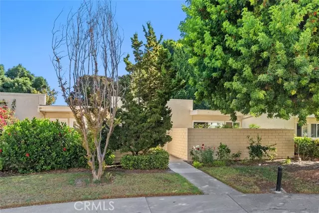 2233 Via Puerta #B, Laguna Woods, CA 92637