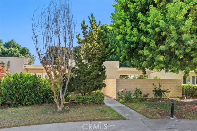 Laguna Woods, CA 92637,2233 Via Puerta #B