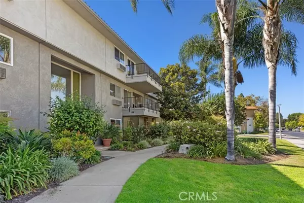 Laguna Woods, CA 92637,2393 Via Mariposa W #3F