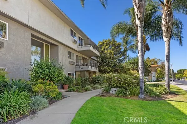 Laguna Woods, CA 92637,2393 Via Mariposa W #3F