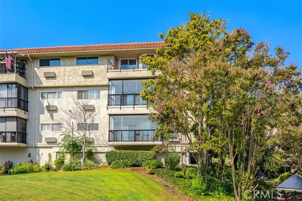 Laguna Woods, CA 92637,2388 Via Mariposa W #2A