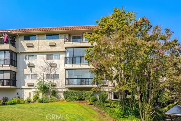 Laguna Woods, CA 92637,2388 Via Mariposa W #2A