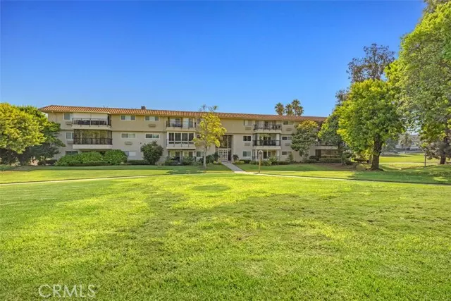 Laguna Woods, CA 92637,2388 Via Mariposa W #2A