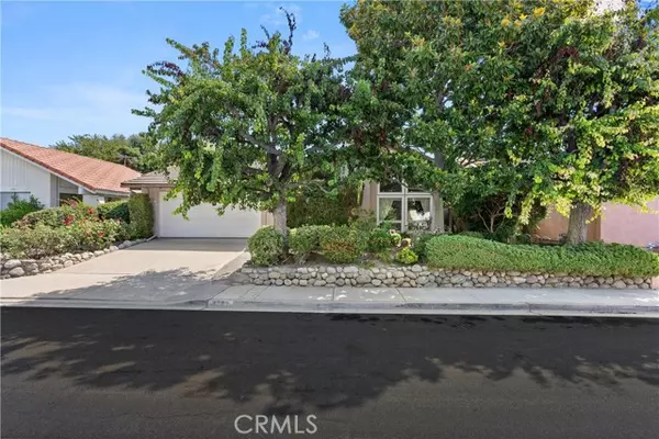 3382 Fuchsia Street, Costa Mesa, CA 92626