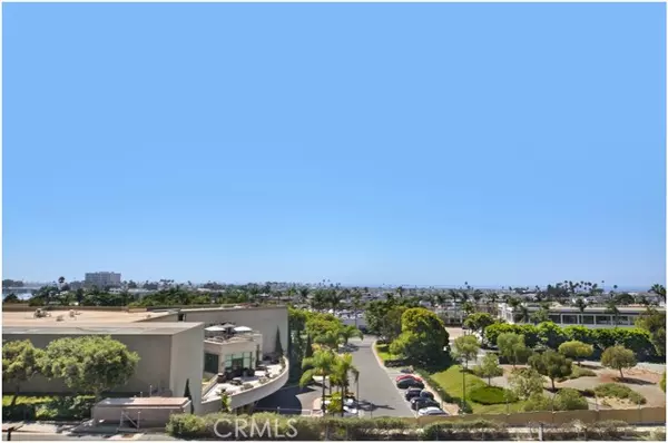 Newport Beach, CA 92663,280 Cagney Ln #214