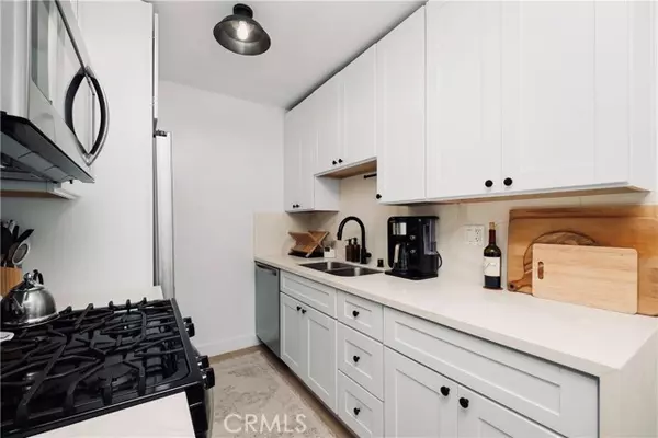 Santa Monica, CA 90404,2241 Virginia Avenue #14