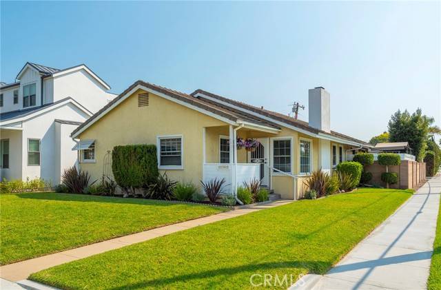 1702 Park Street, Huntington Beach, CA 92648