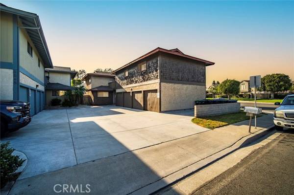 3049 Jeffrey Drive, Costa Mesa, CA 92626