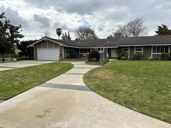 1302 Brittany Cross Road, Santa Ana, CA 92705