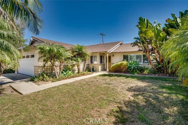 15832 Standish Lane, Huntington Beach, CA 92647