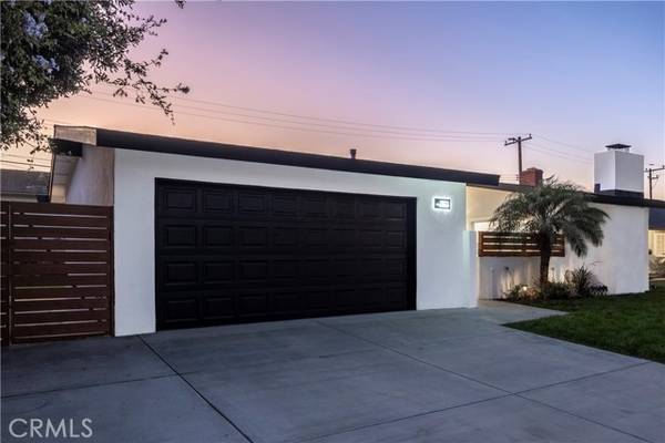 15271 Yorkshire Lane, Huntington Beach, CA 92647