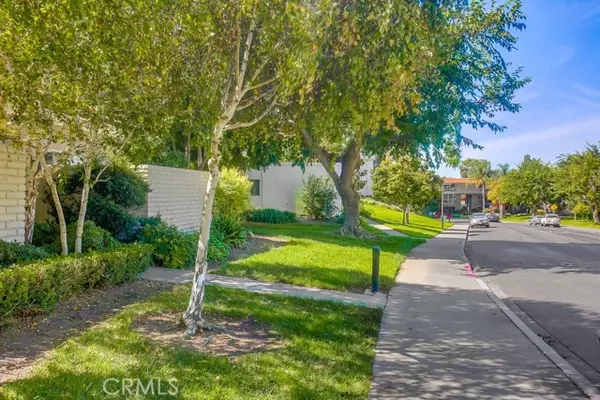 Laguna Woods, CA 92637,2351 Via Mariposa #A