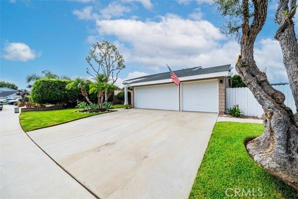 20351 Densmore Ln, Huntington Beach, CA 92646