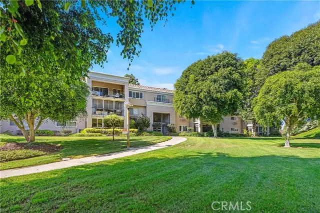 5499 Paseo Del Lago #1B, Laguna Woods, CA 92637