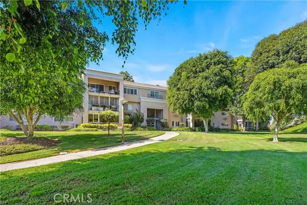 5499 Paseo Del Lago #1B, Laguna Woods, CA 92637