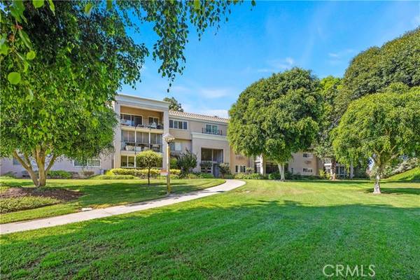 5499 Paseo Del Lago #1B, Laguna Woods, CA 92637