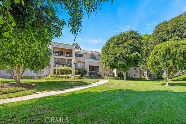 5499 Paseo Del Lago #1B, Laguna Woods, CA 92637