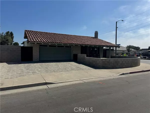 21212 Strathmoor Lane, Huntington Beach, CA 92646