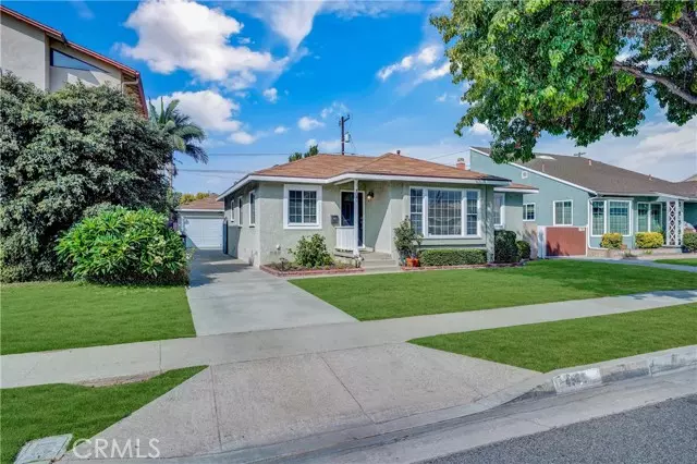 4549 Lomina Avenue, Lakewood, CA 90713