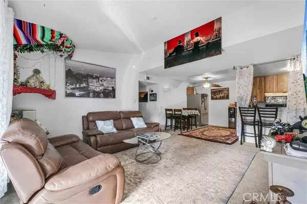 Lake Forest, CA 92630,23268 Orange Avenue #4