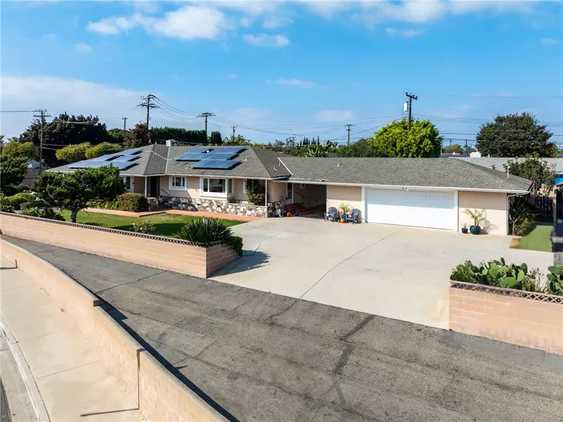 6521 Farinella Drive, Huntington Beach, CA 92647