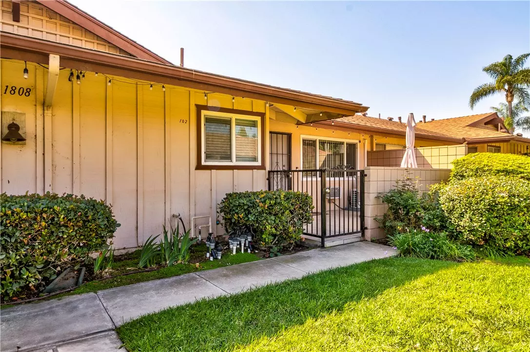 Fullerton, CA 92831,1808 E Commonwealth Avenue #102