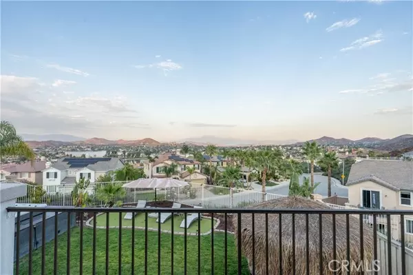 27 Via Palmieki Court, Lake Elsinore, CA 92532