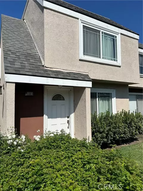 11 Albany #57, Irvine, CA 92604