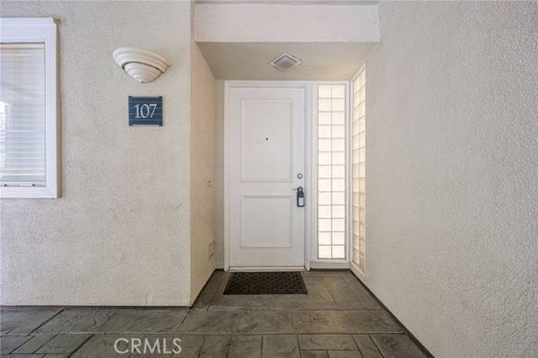 2253 Martin #107, Irvine, CA 92612