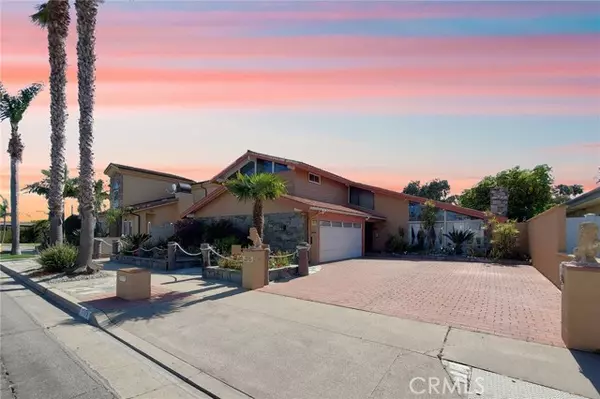 17179 Roundhill Street, Huntington Beach, CA 92649