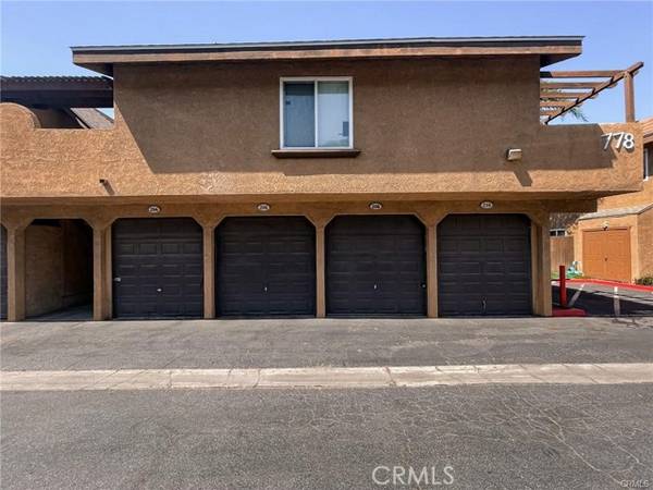 778 Gianni Drive #208, Corona, CA 92879