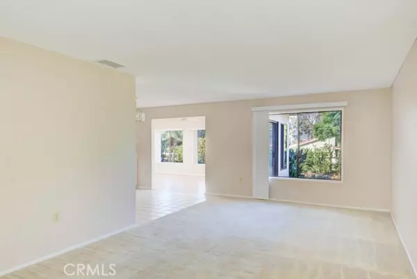 Laguna Woods, CA 92637,3185 Via Buena Vista #B