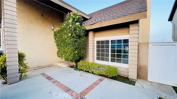 18952 Crimson Circle, Huntington Beach, CA 92646