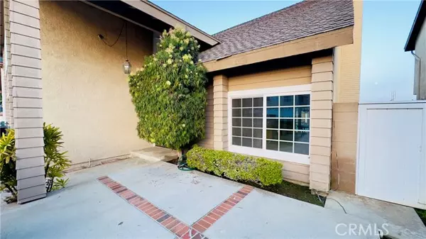 18952 Crimson Circle, Huntington Beach, CA 92646