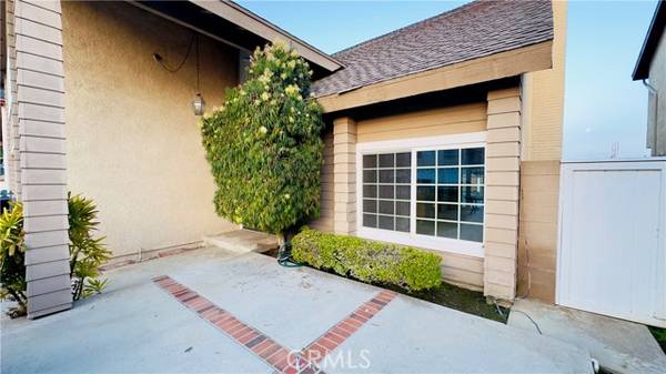 18952 Crimson Circle, Huntington Beach, CA 92646