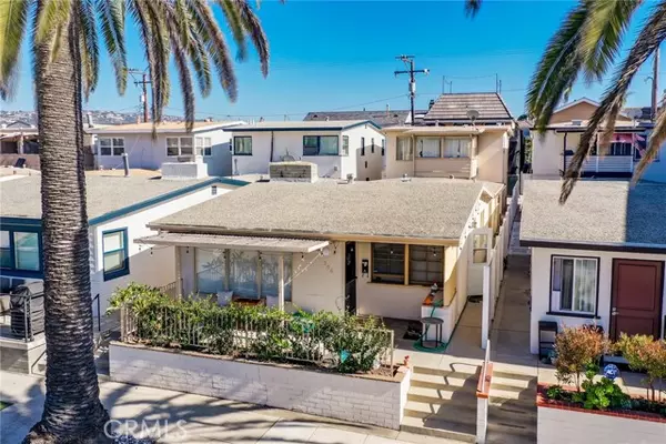 Corona Del Mar, CA 92625,306 Marguerite Avenue