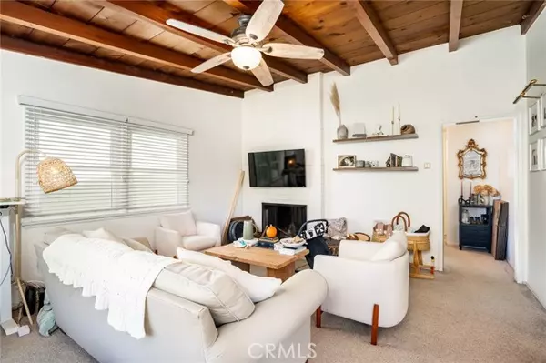 Corona Del Mar, CA 92625,306 Marguerite Avenue