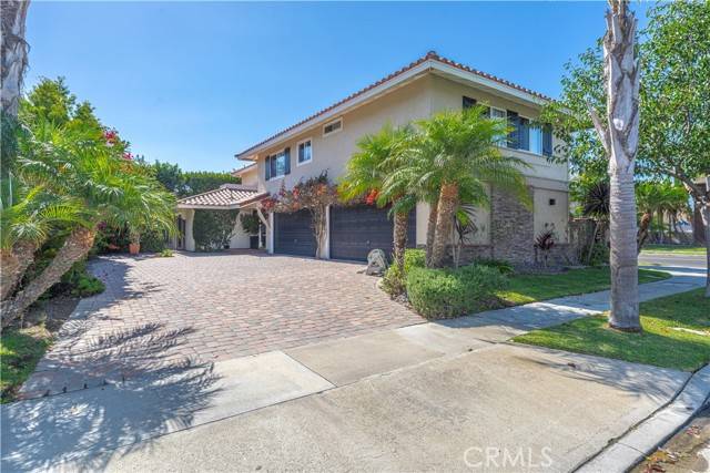 302 Portland Circle, Huntington Beach, CA 92648