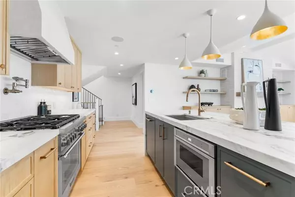 Corona Del Mar, CA 92625,516 Acacia Avenue #1/2