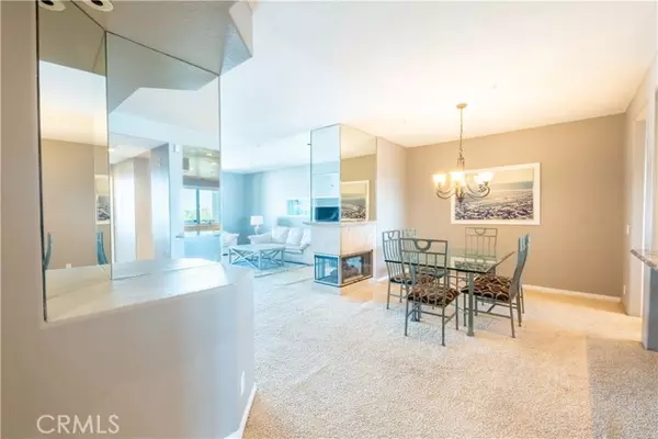 4165 Warner Avenue #203, Huntington Beach, CA 92649