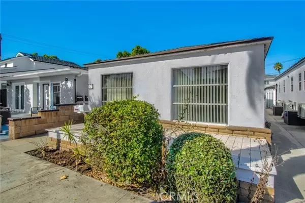 307 8th Street, Seal Beach, CA 90740