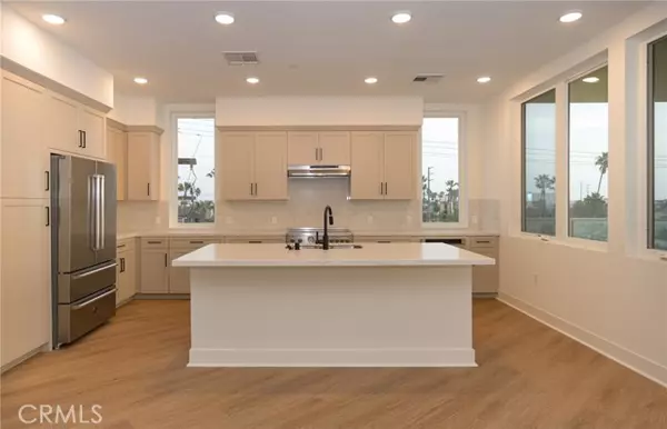 414 Main #300, Huntington Beach, CA 92648