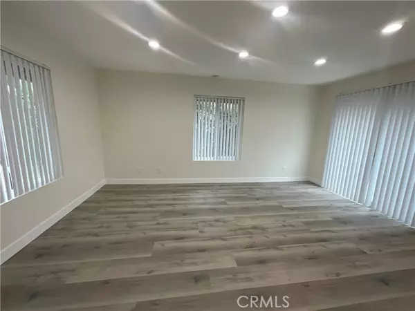 Huntington Beach, CA 92649,16862 Green Lane #2