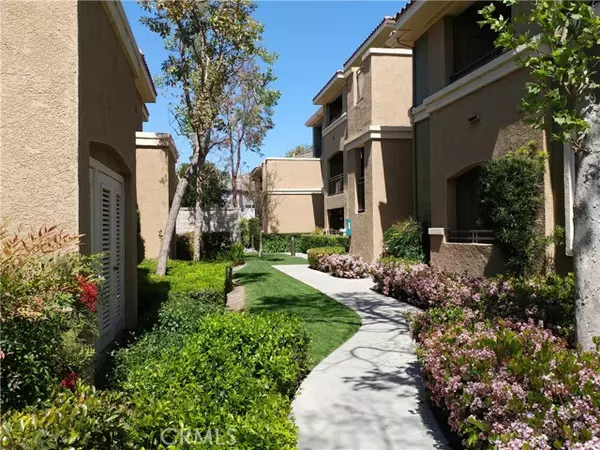 Aliso Viejo, CA 92656,22681 Oakgrove Drive #427