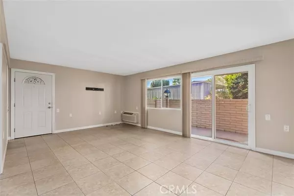 Laguna Woods, CA 92637,2271 Via Puerta #D