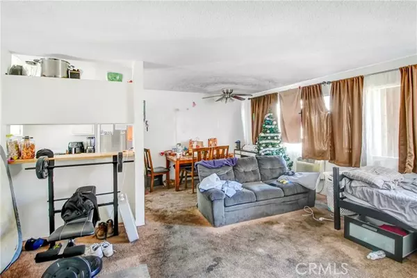 Sylmar, CA 91342,13050 Dronfield Avenue #22