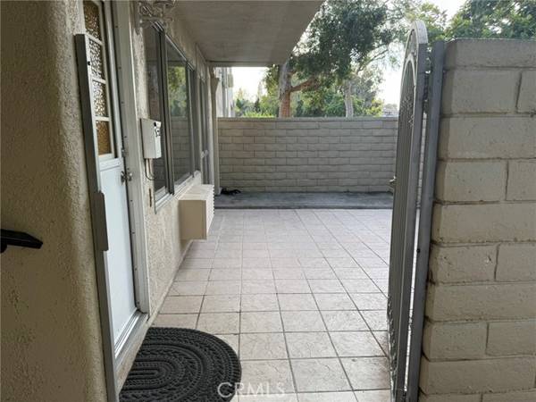 2230 Via Puerta #B, Laguna Woods, CA 92637